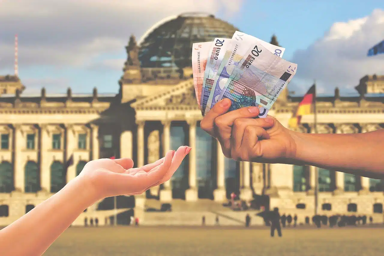 Starting a FinTech Business in Berlin: Opportunities & Guide